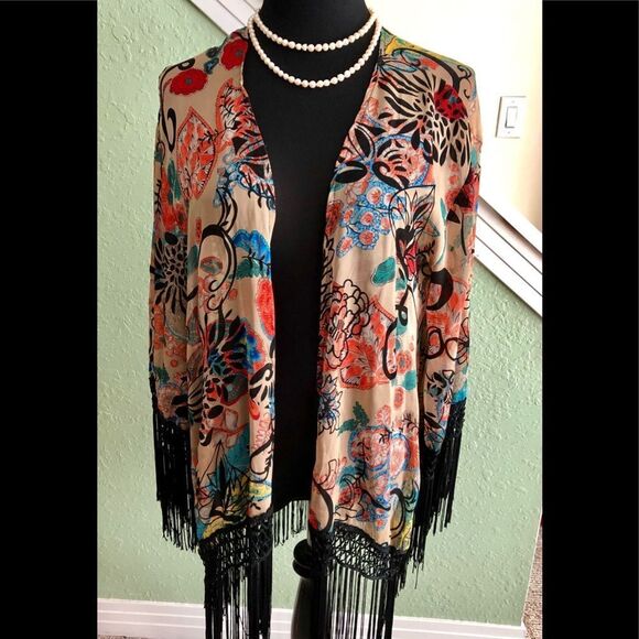 Beautiful wrap with sleeves by Sans Souci - Picture 1 of 4